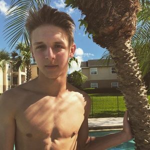 Meet your Posher, Tyler